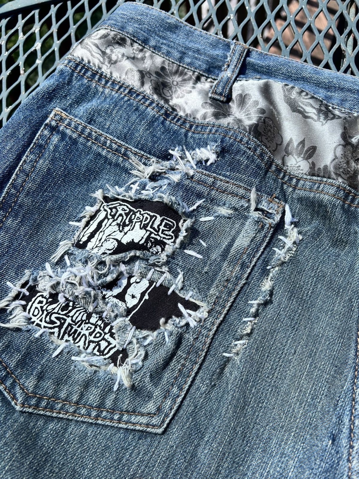 Japanese Brand CRAZY VINTAGE Y2K EMBROIDERED JAPANESE KOI FISH JEANS Size US 36 / EU 52 - 3 Thumbnail