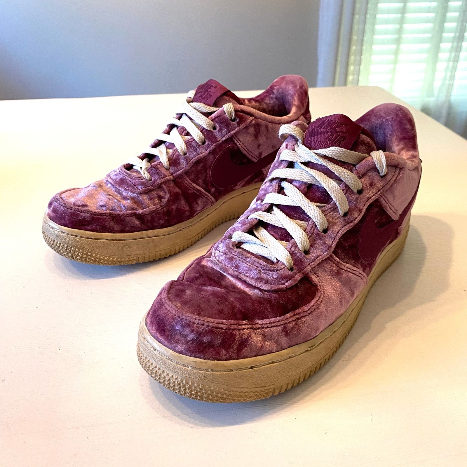 Nike Nike Air Force One LV8 Velvet Berry 849345-601 Girls Size 7Y Size US 7 / IT 37 - 1 Thumbnail