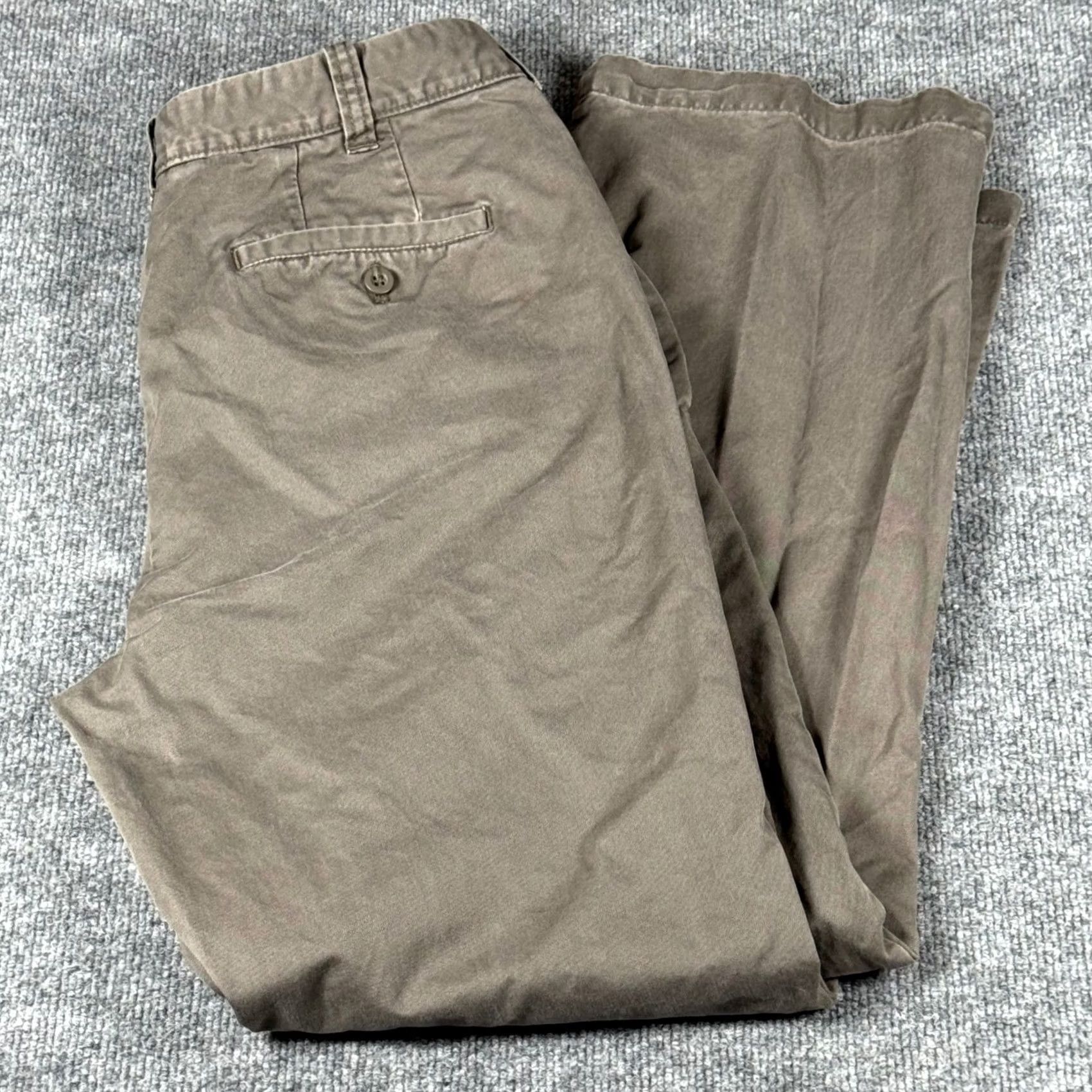 Vintage Bass Khakis Pants Mens 34x32 Chino Casual Workwear Flat Front Cotton Brown Khaki Trousers Bag? No, include Bass first. Size US 34 / EU 50 - 2 Thumbnail