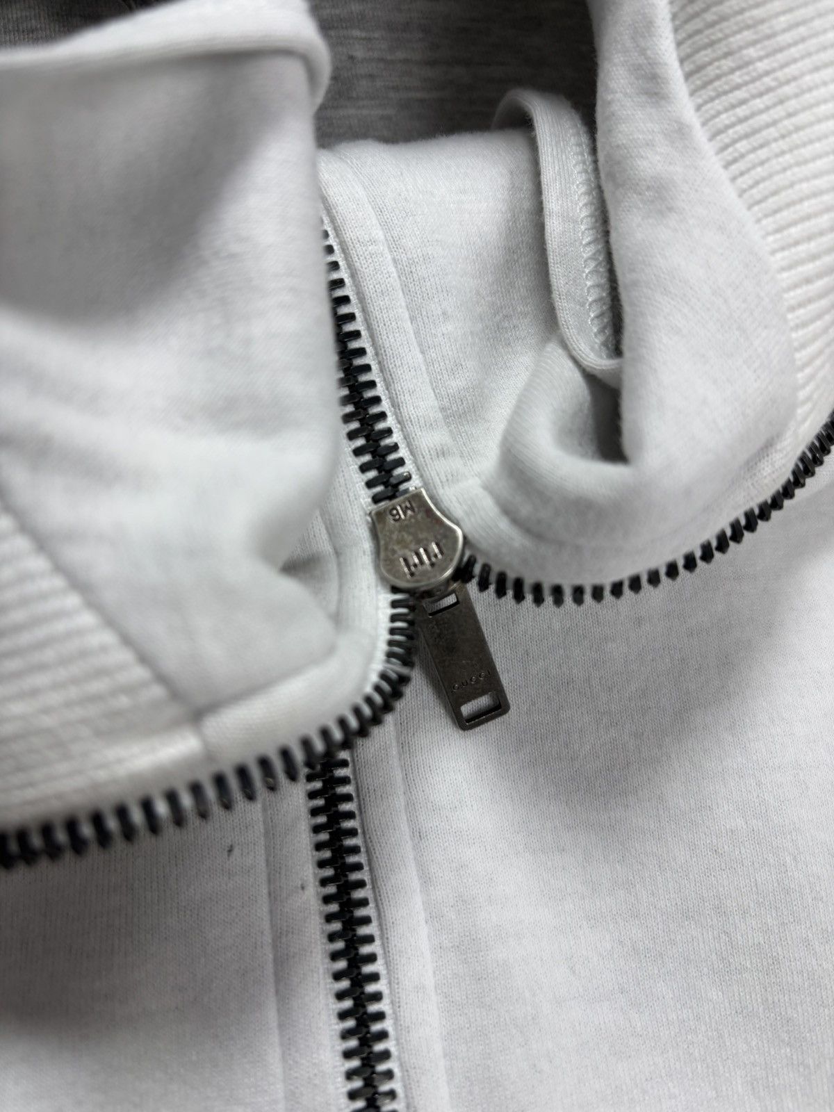 Gucci Gucci Zipper Logo. J010 Size US L / EU 52-54 / 3 - 8 Thumbnail