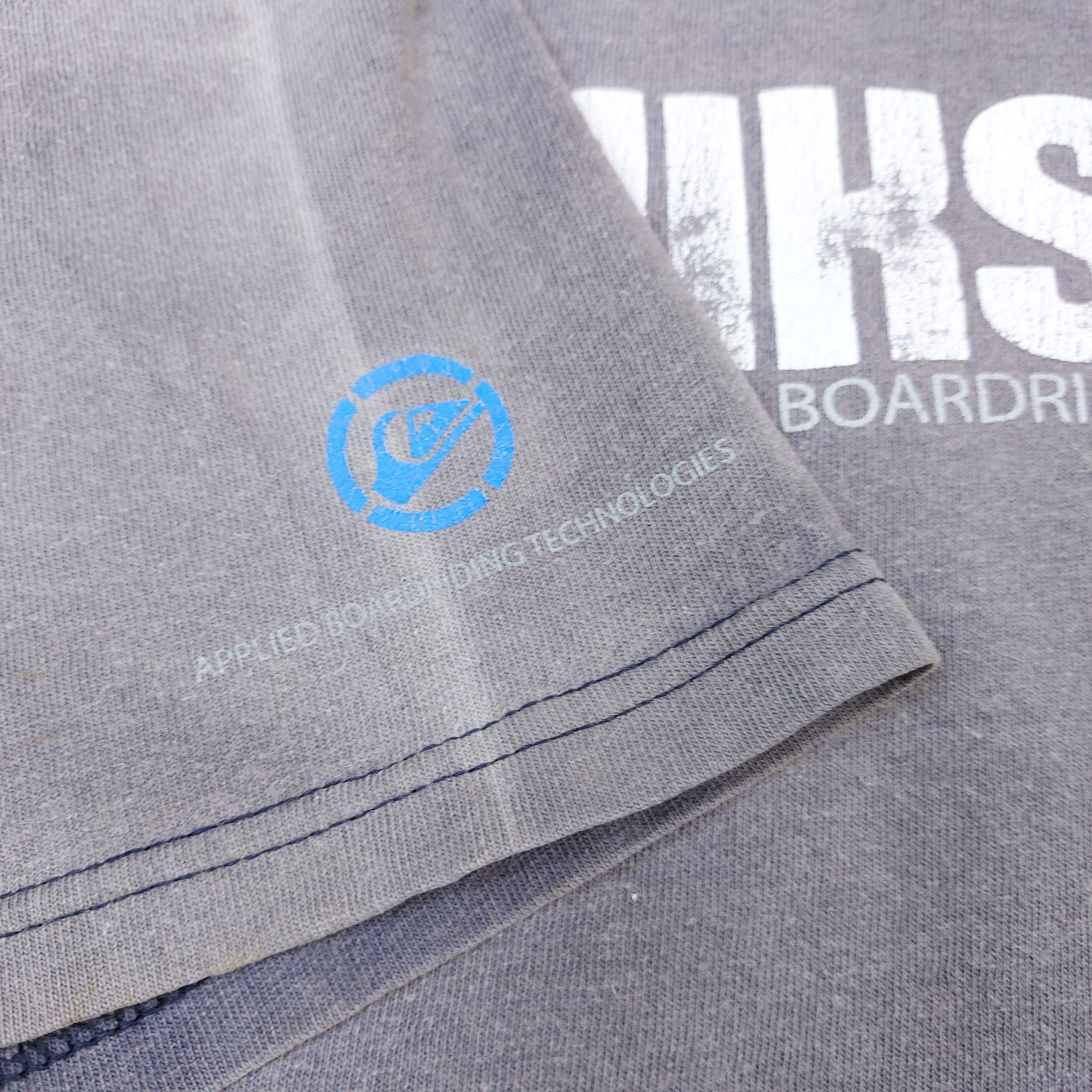 Quiksilver Vintage 90s Quiksilver Surf Skate Gradient Sun Faded TEE Size US XL / EU 56 / 4 - 4 Thumbnail