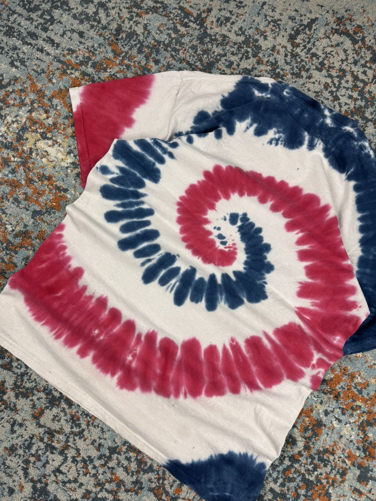 Vintage Vintage Y2K Coachella festival california tie dye swirl tee Size US M / EU 48-50 / 2 - 6 Thumbnail