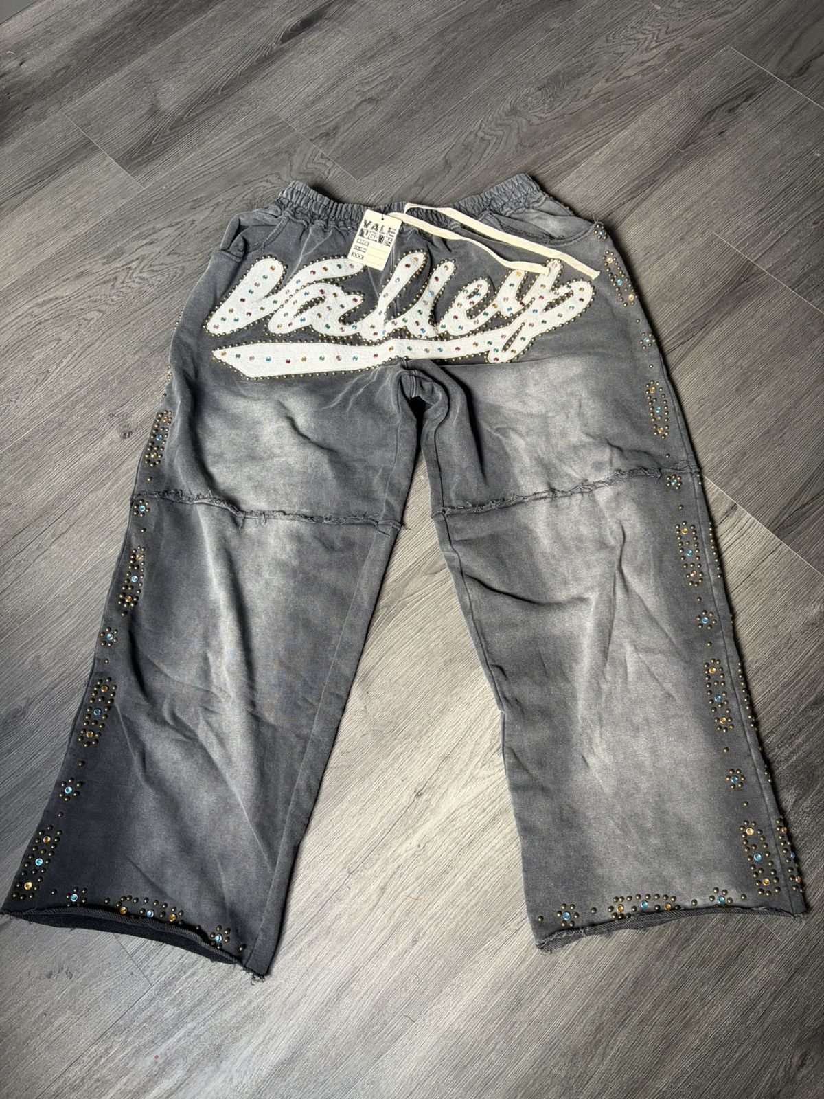 Vale Vale forever skittles sweats sz M Size US 32 / EU 48 - 1 Thumbnail
