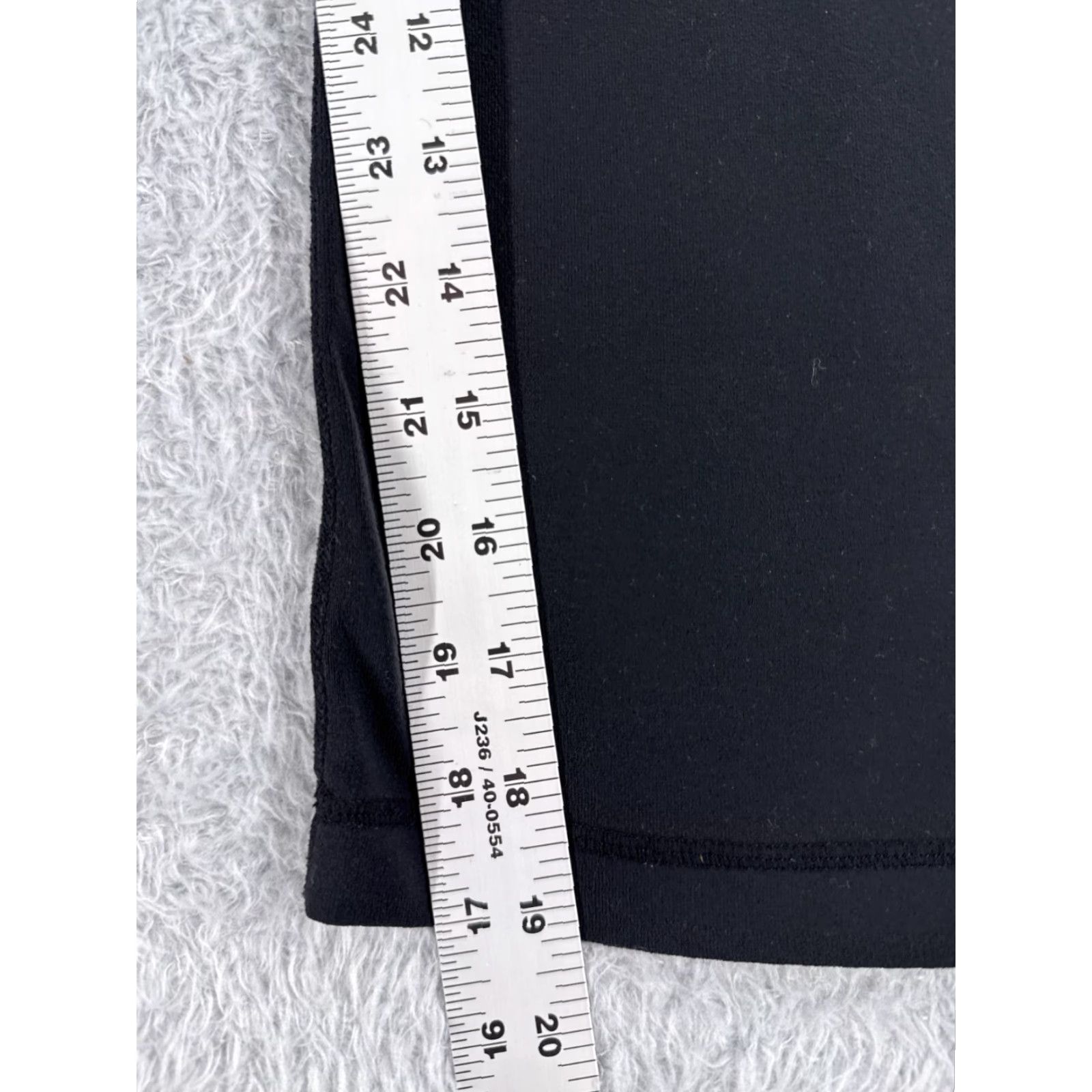Lululemon LULULEMON Women's Pants Size 6 Black Crop Luxtreme Wide-Leg Athleisure Activewear Size 28" / US 6 / IT 42 - 6 Thumbnail