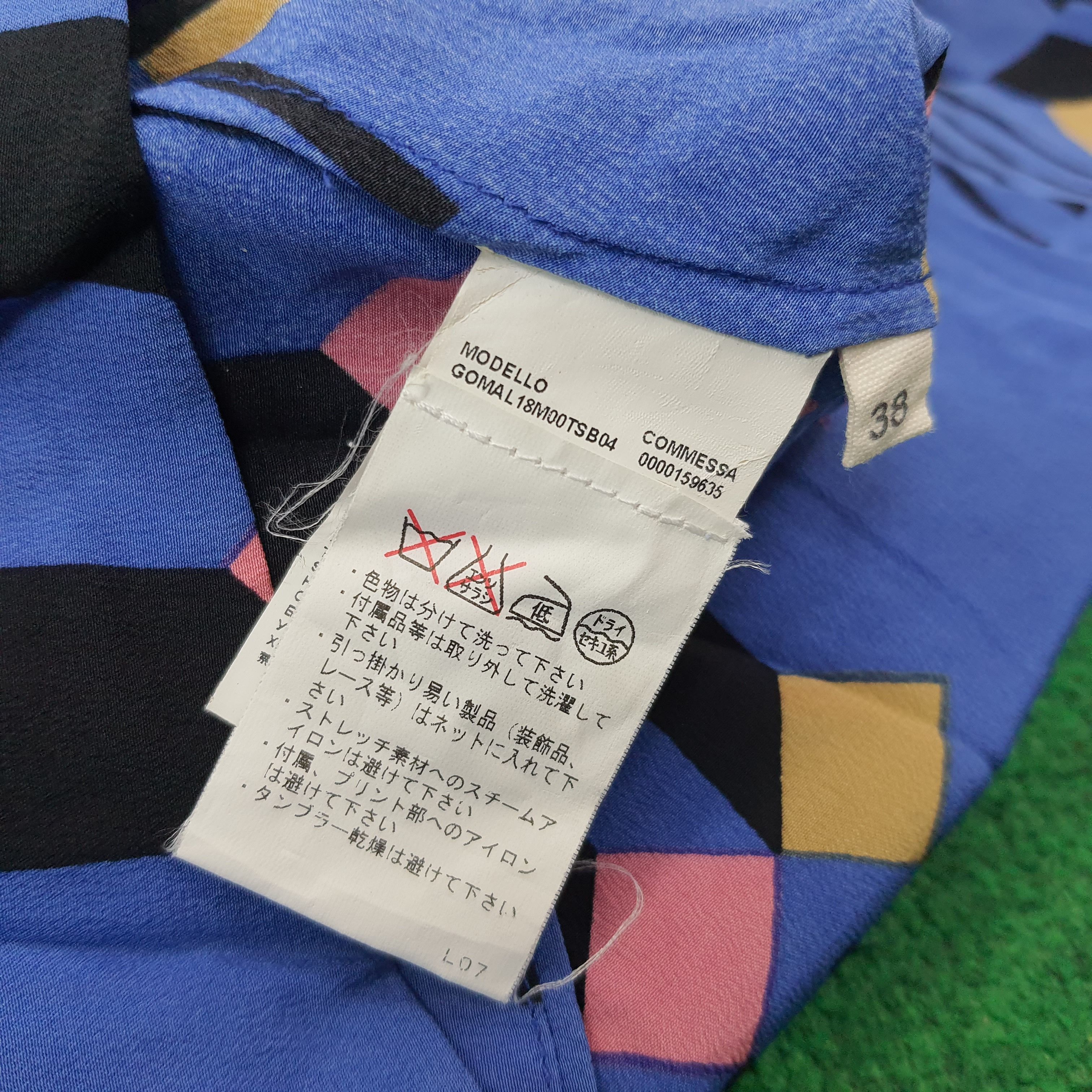 Marni Vintage Marni Printed Camisole Blouse Designer Brand C259N14 Size XXS / US 00 / IT 34 - 5 Thumbnail