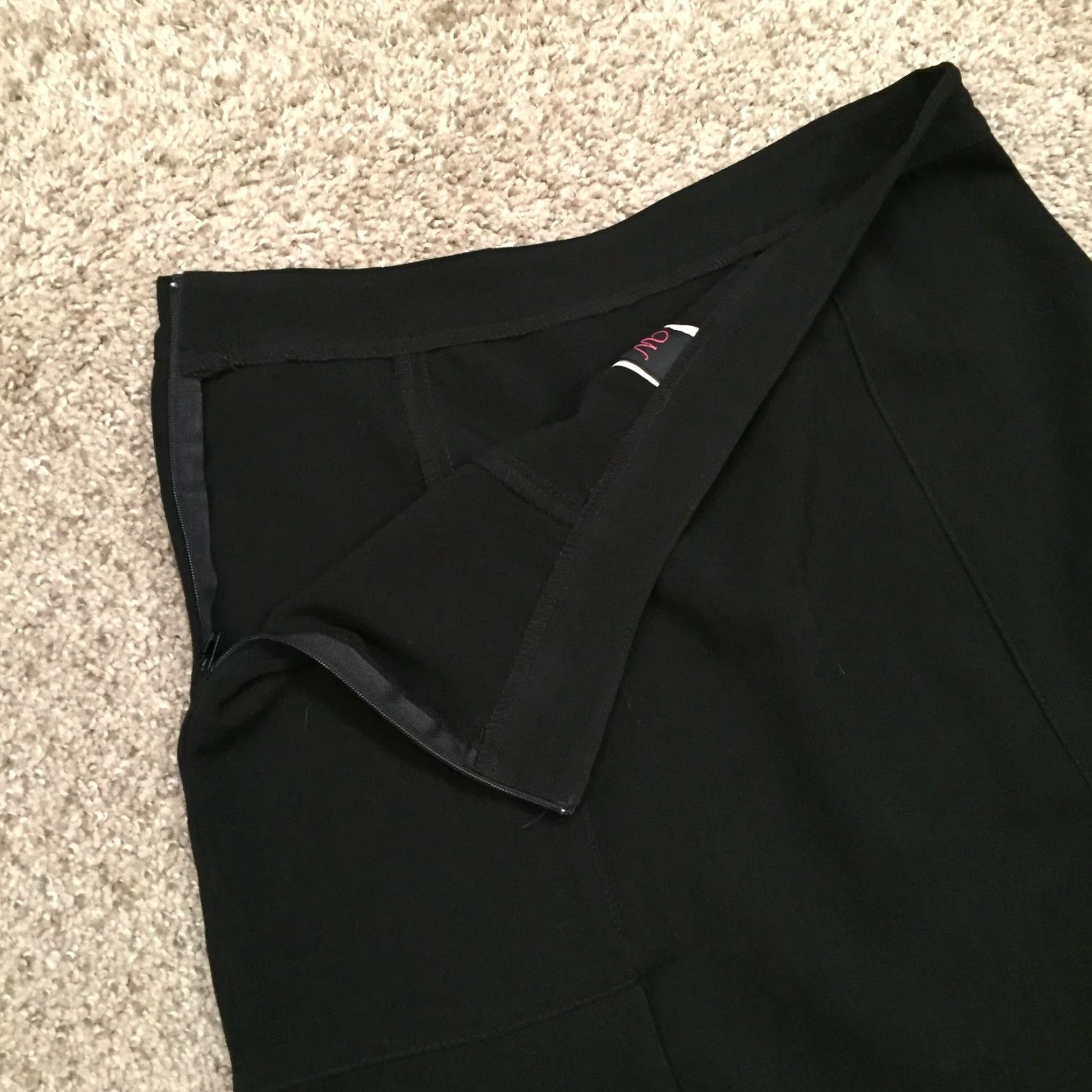 Vintage Wrapper Skirt Women Knee Length Black 7 Unlined USA Polyester Rayon Spandex Pencil Straight N/A Size 28" / US 6 / IT 42 - 4 Thumbnail