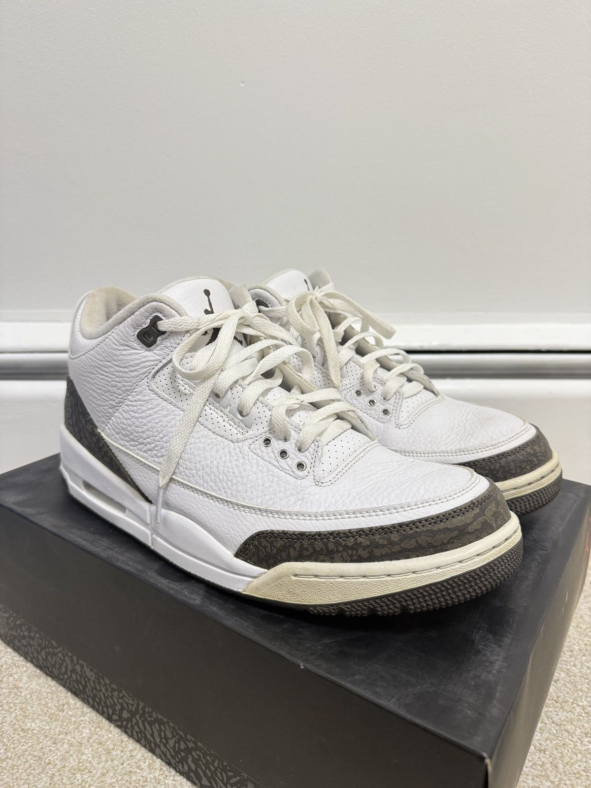 Jordan Brand Jordan 3 Mocha Size US 11.5 / EU 44-45 - 5 Thumbnail