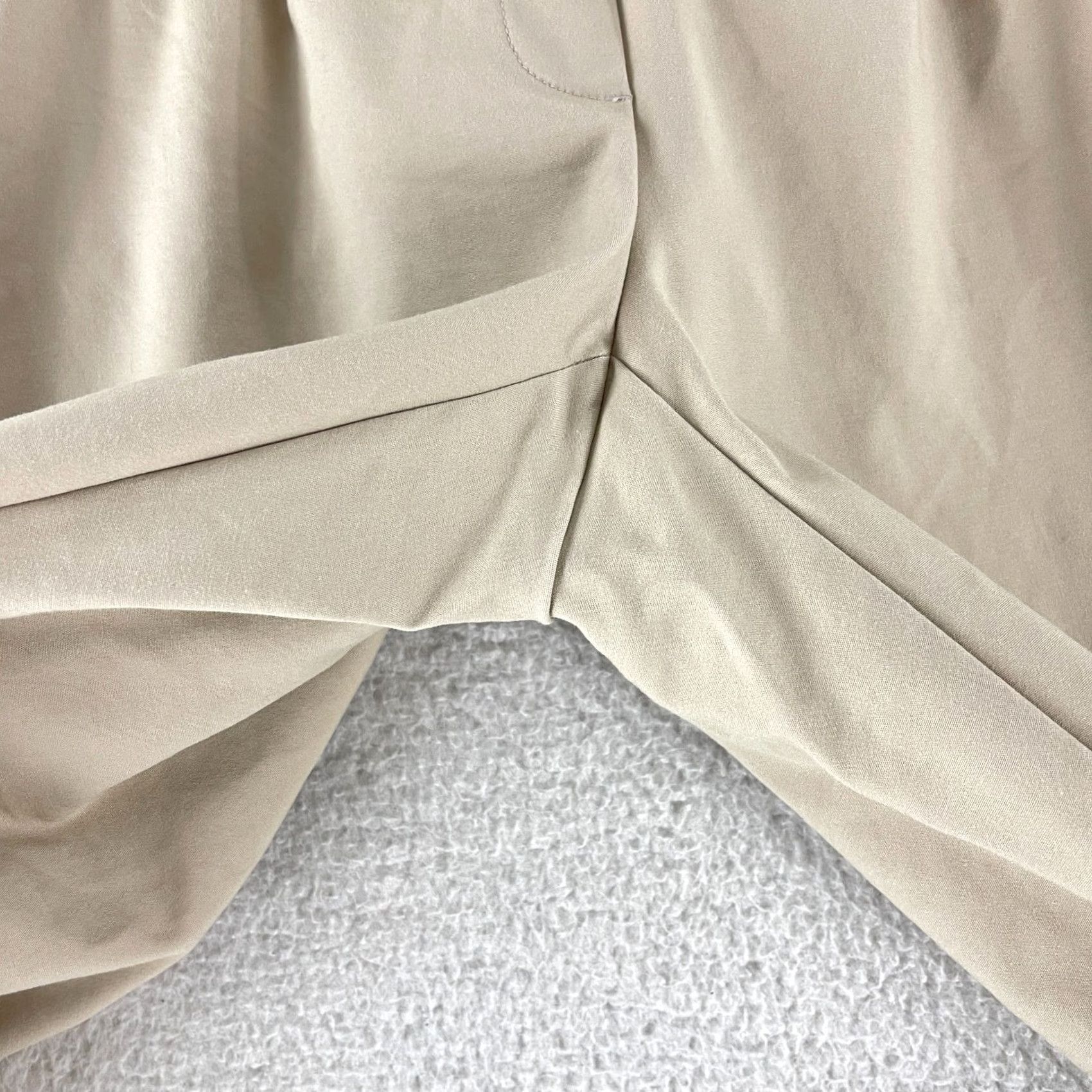 J. Jill J. Jill Straight Leg Pants Womens Size 10 Beige Pleated Mid-Rise Elastic Waist Pants Womens Size 10 Beige Mid-Rise Elastic Waist Straight Leg J. Jill Size 32" / US 10 / IT 46 - 6 Thumbnail