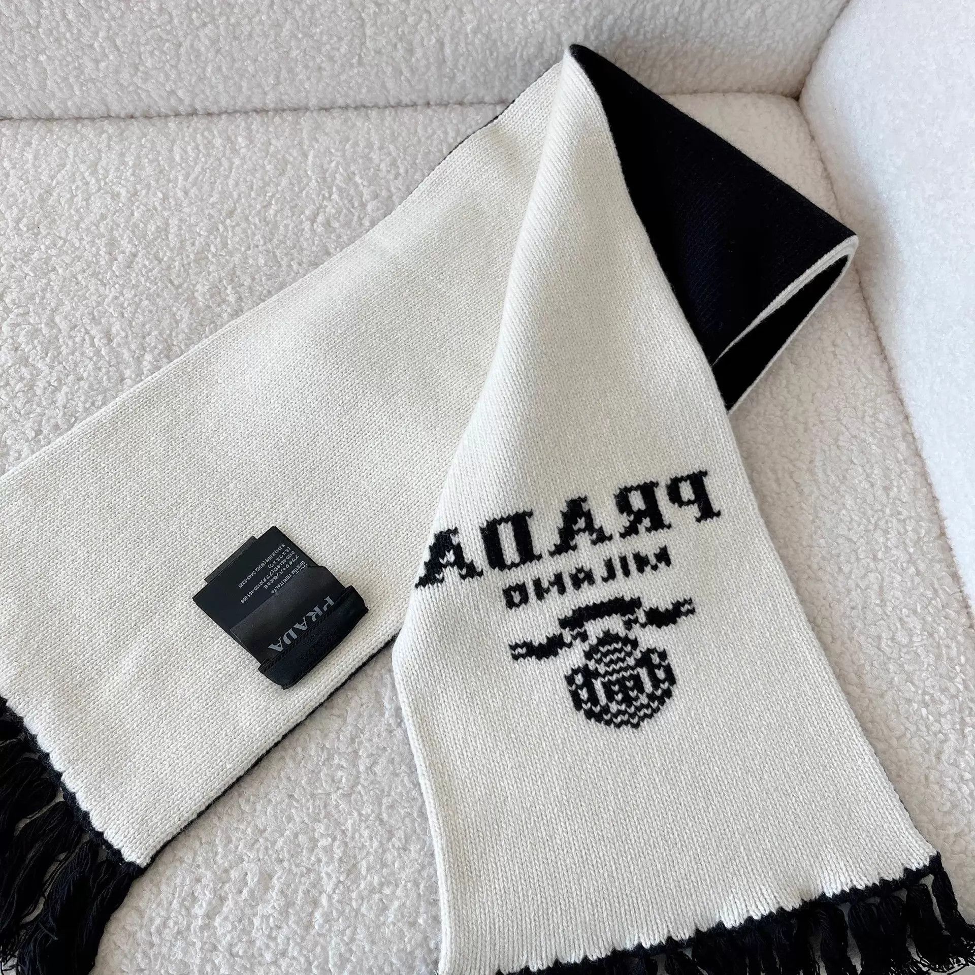 Prada Prada Black Wool Scarf Size ONE SIZE - 3 Thumbnail