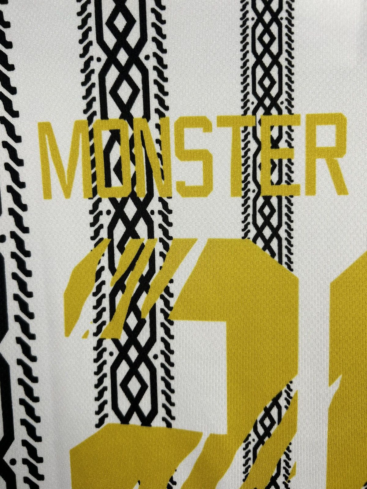 Puma Monster Hunter 20th Anniversary PUMA T-shirt Rare Size US M / EU 48-50 / 2 - 14 Thumbnail