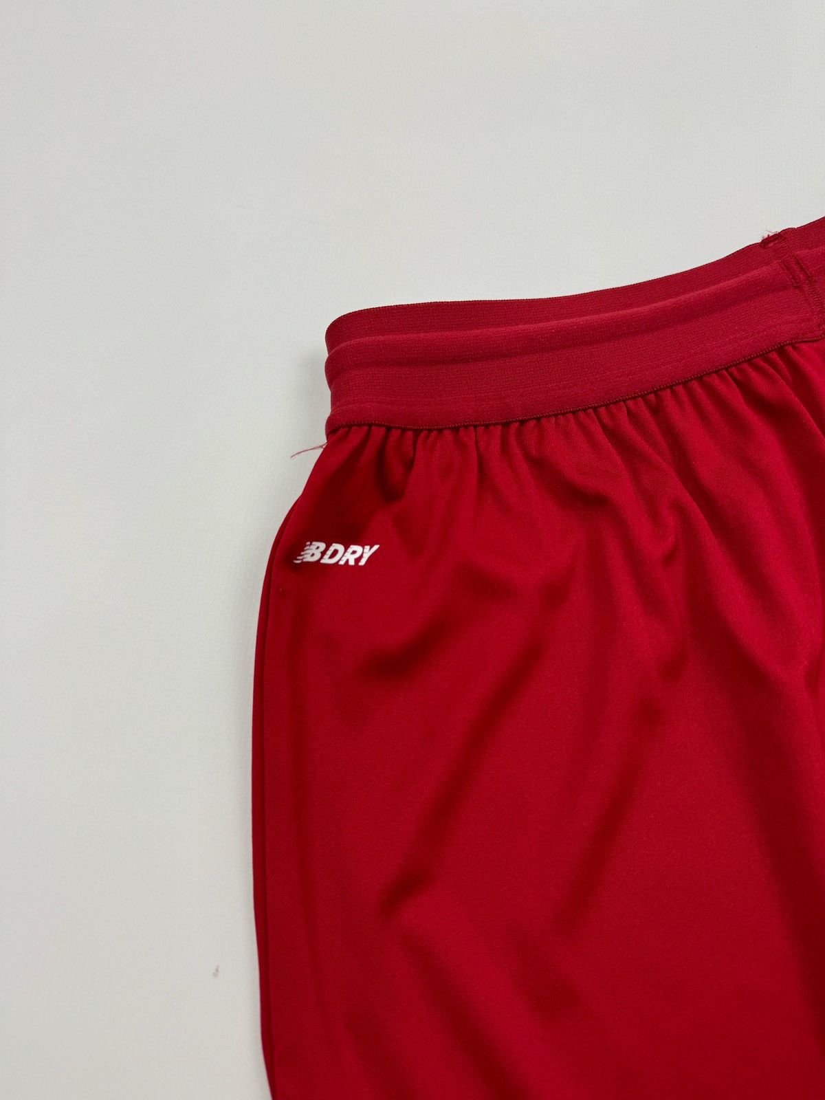 New Balance F.C Liverpool New Balance Red Training Shorts Size US 30 / EU 46 - 6 Thumbnail