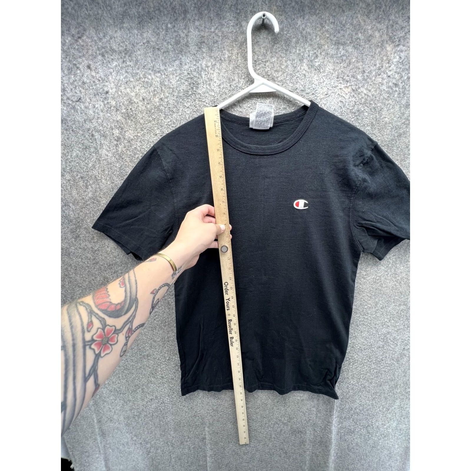 Champion Champion Shirt Mens Small Black C Logo Tee Short Sleeve Cotton Vintage Regular Size Small Mens Womens Boys Girls Size US S / EU 44-46 / 1 - 4 Thumbnail