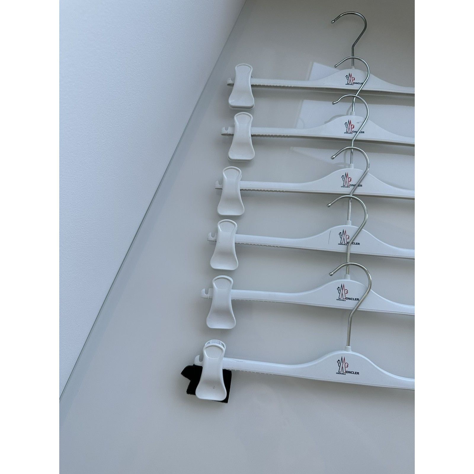 Moncler Moncler Grenoble made in italy plastic white hangers Size ONE SIZE - 5 Thumbnail