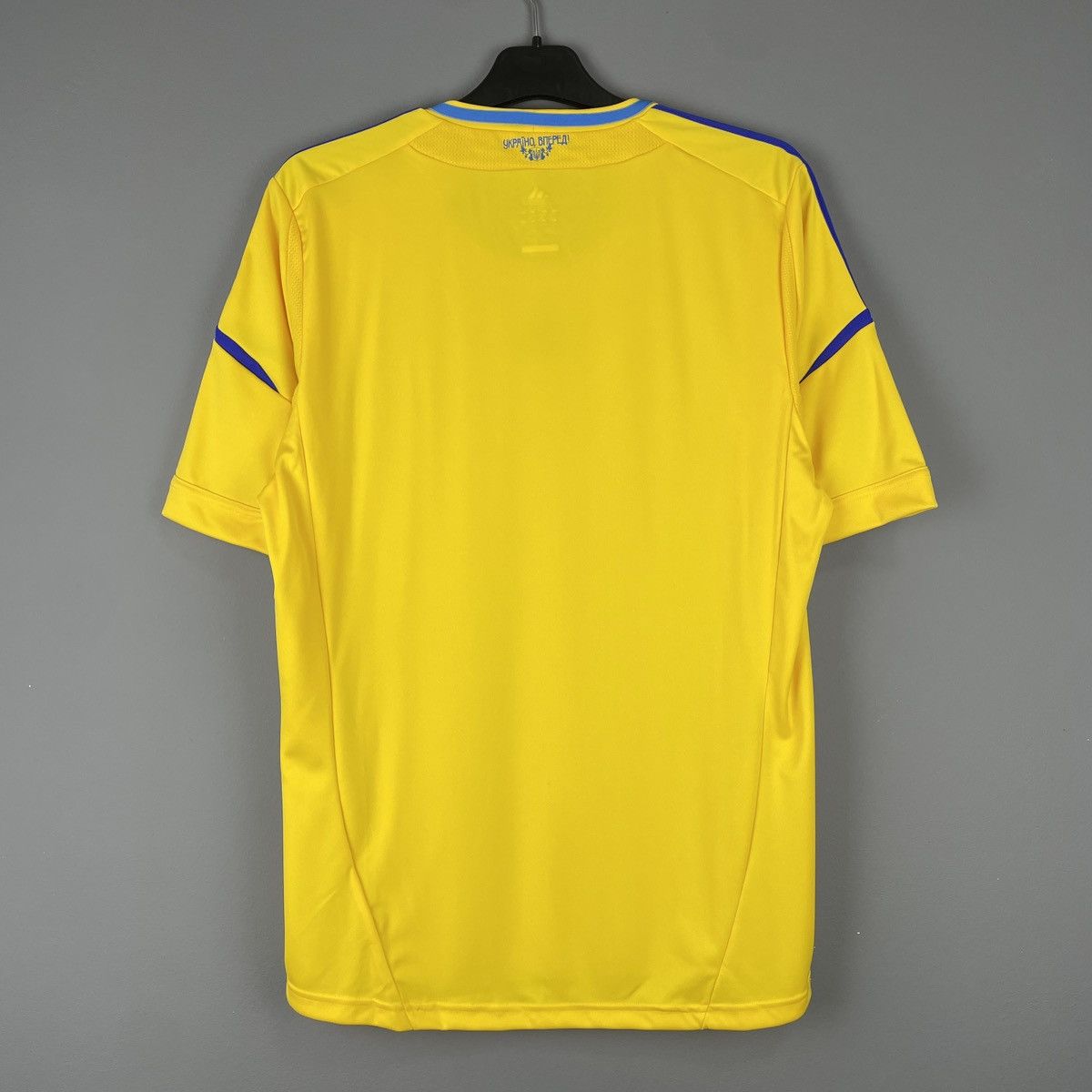 Adidas Ukraine National Team Home Genuine Jersey Shirt Euro 2012 M Size US M / EU 48-50 / 2 - 9 Thumbnail