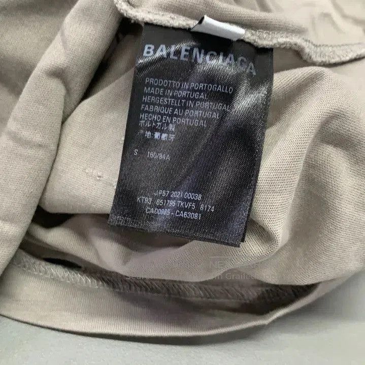 Balenciaga Balenciaga Distressed Logo Short Sleeve Tee. Size US S / EU 44-46 / 1 - 5 Thumbnail