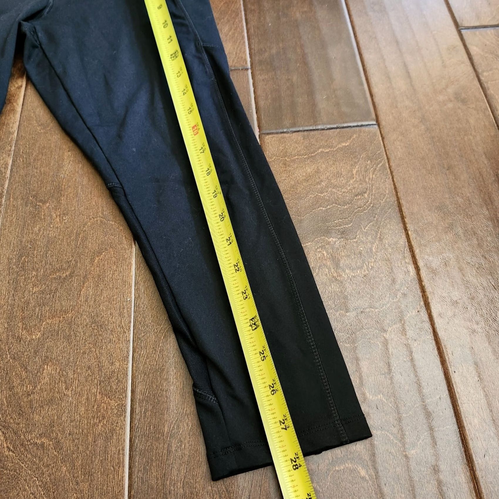 Forever 21 FOREVER 21 Women's Black Leggings Ankle XS Pockets Activewear Gym Yoga Running - Solid Black, Pull On, Machine Washable - Women Mens? Size 26" / US 2 / IT 38 - 6 Thumbnail