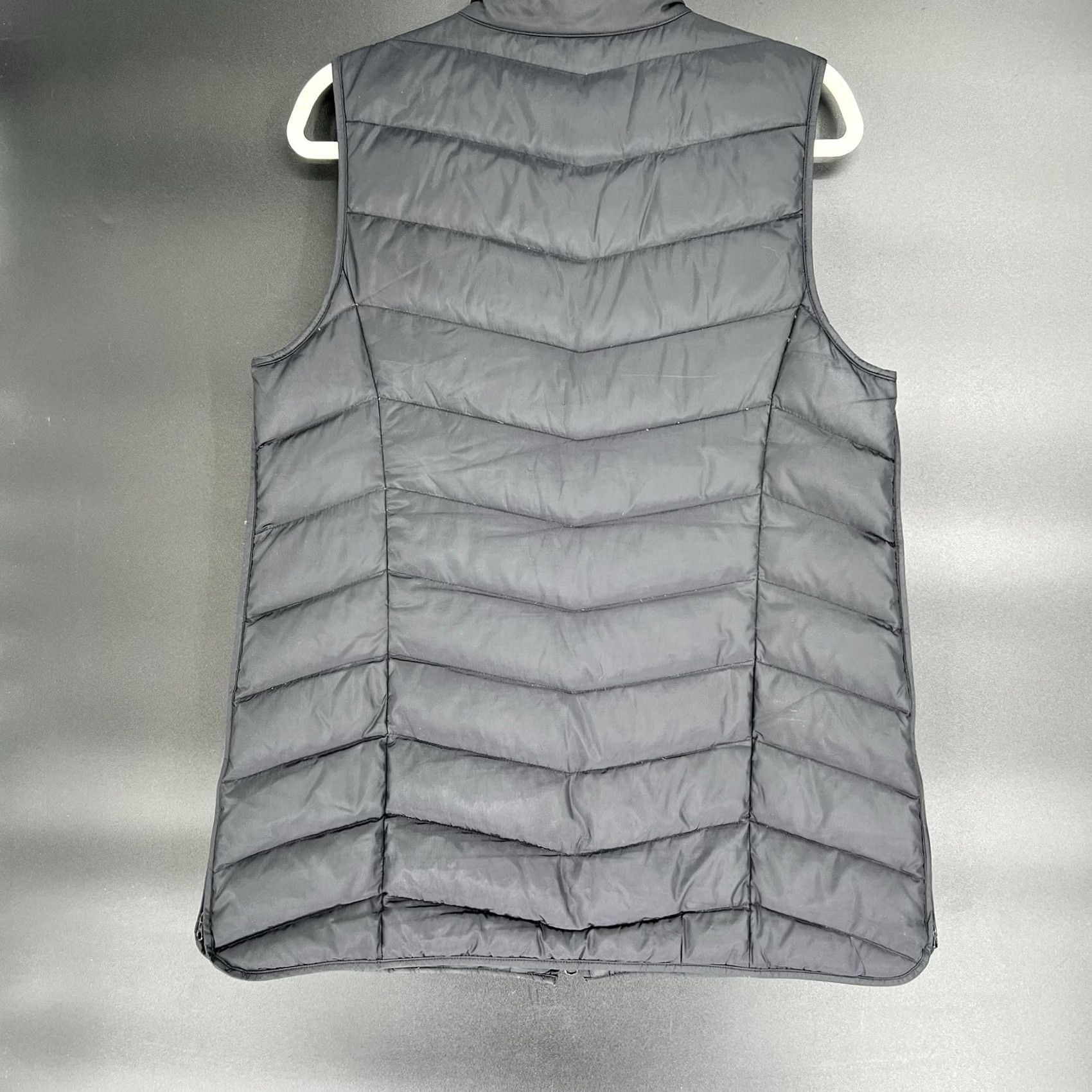 J. Jill VINTAGE J Jill Down Fill Long Quilted Puffer Vest Black Nylon M Women's Quilted Pockets Zipper Full Zip Water Resistant Vest Size M / US 6-8 / IT 42-44 - 4 Thumbnail