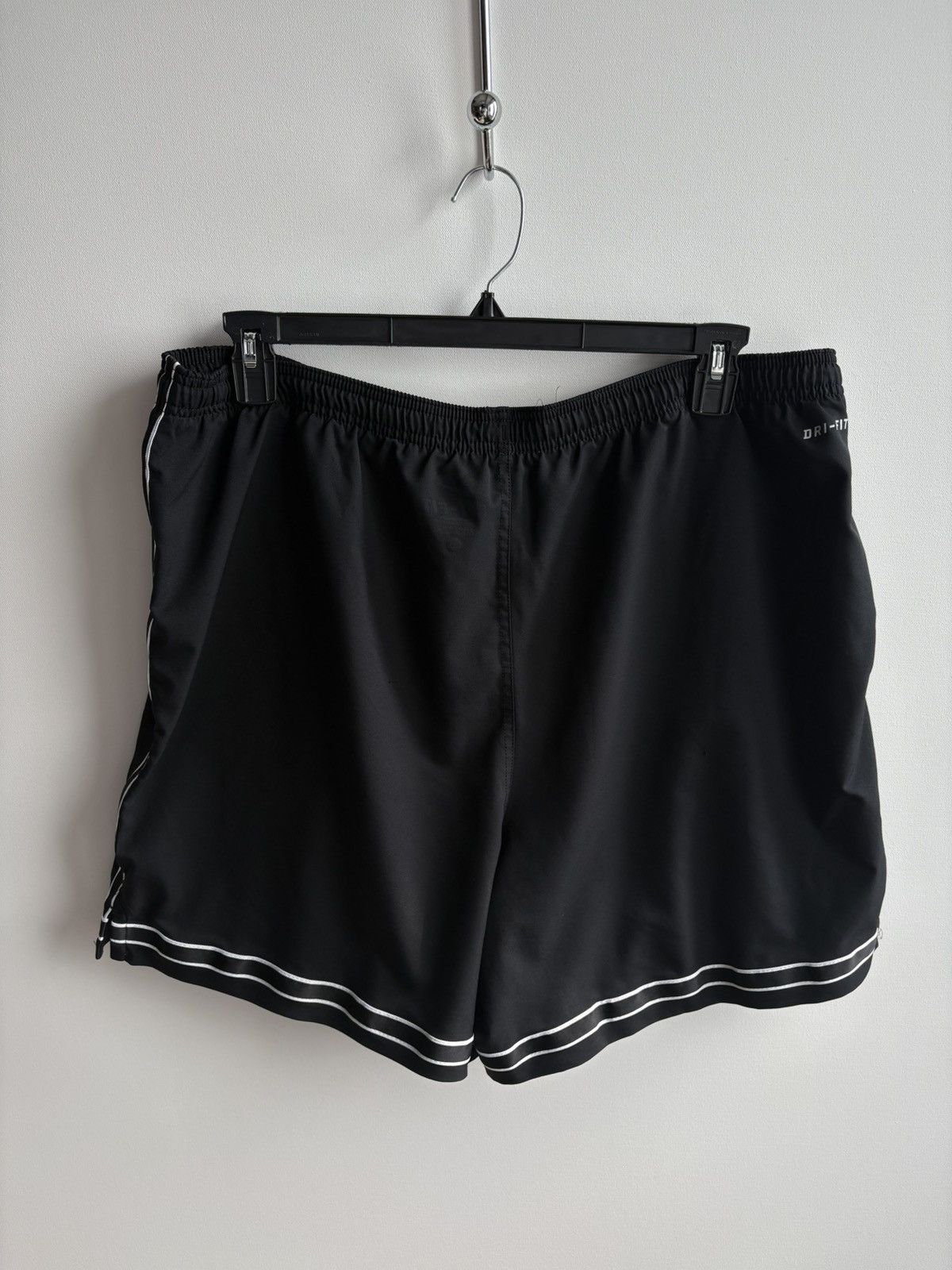 Nike Vintage Streetwear Nike Swoosh Check Sportswear Shorts Size US 38 / EU 54 - 8 Thumbnail