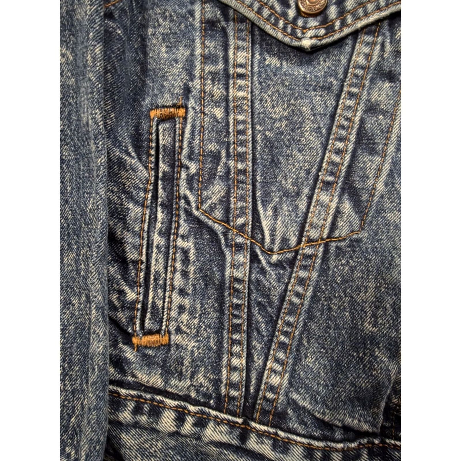 Levi's VINTAGE Levi's Trucker Jacket 57514-1109 Denim Short Sleeve Women's Large Blue 80s 90s USA Jeans Logo Button Collared Pocket Regular Size L / US 10 / IT 46 - 6 Thumbnail