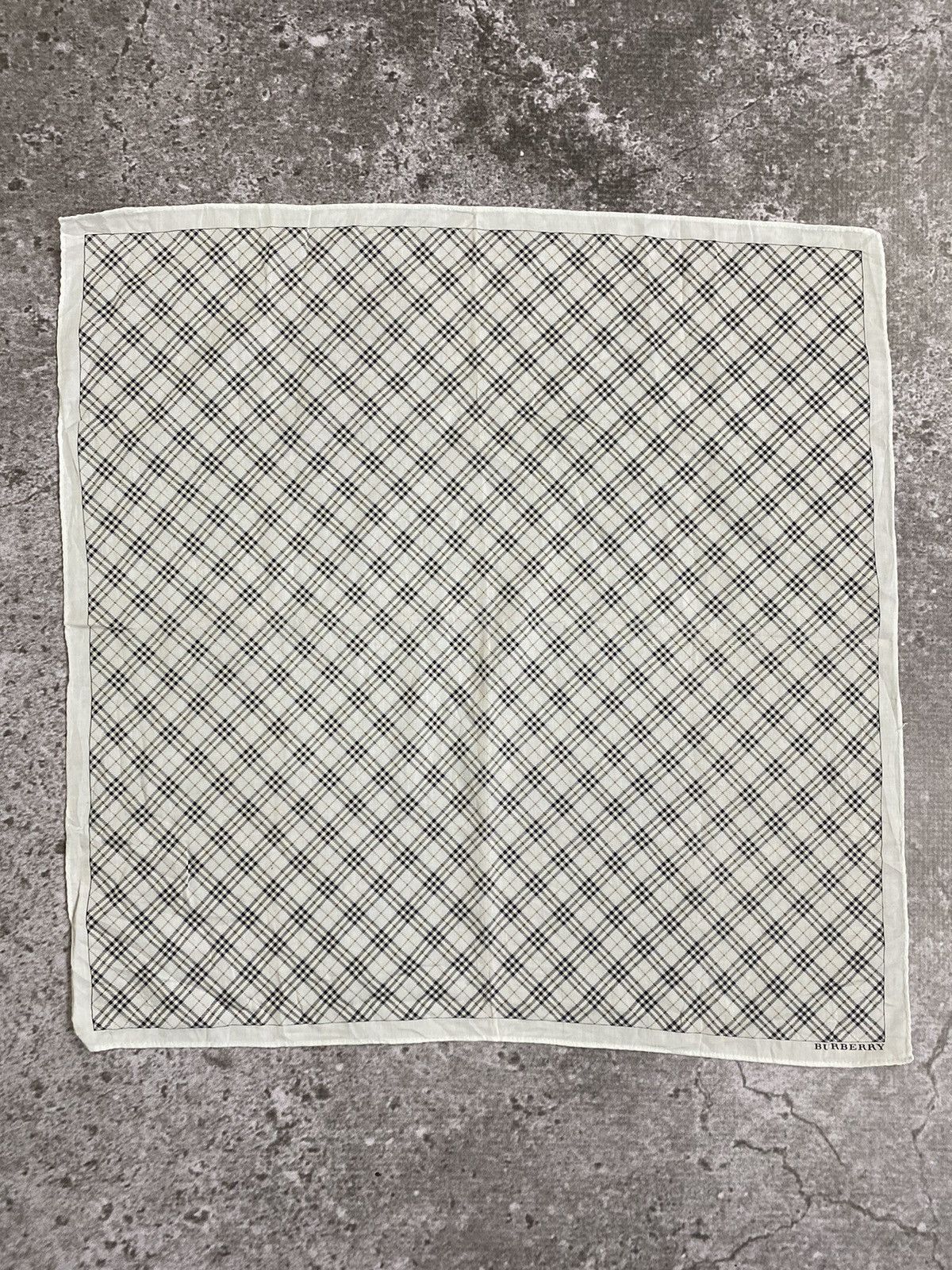 Burberry Burberry Handkerchief / Bandana / Neckerchief Size ONE SIZE - 2 Thumbnail