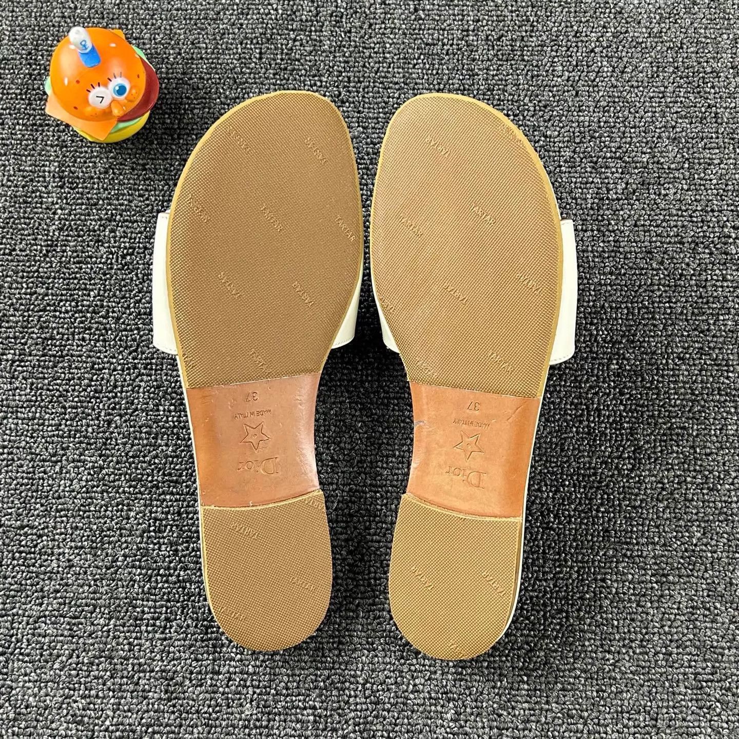 Dior Dior Pig Nose Slippers Cream EUR 37 Size US 6.5 / IT 36.5 - 6 Thumbnail