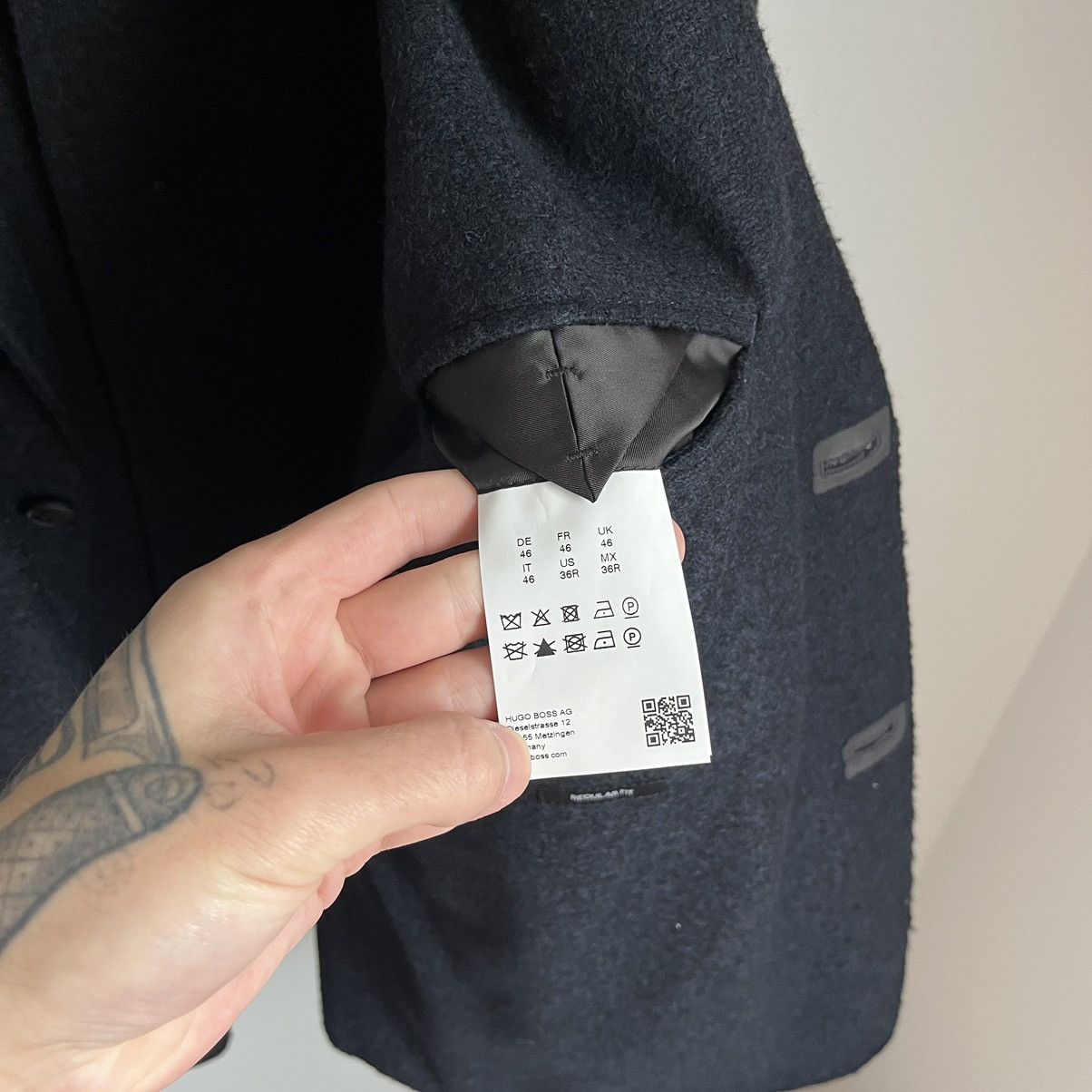 Hugo Boss Italian Boss Mens Navy Blazer Size 48R - 6 Thumbnail