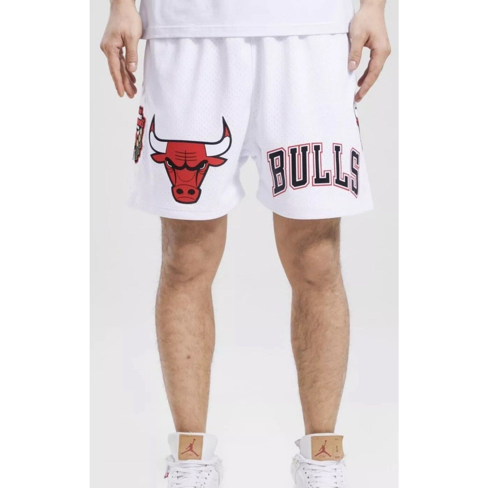 Pro Standard PRO STANDARD CHICAGO BULLS LOGO MESH WHITE Shorts Sz Large Size US 36 / EU 52 - 1 Thumbnail