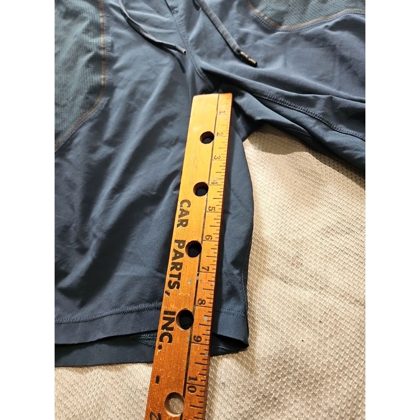 Lululemon Lululemon Shorts Mens M Blue License Train Inseam Drawstring Zip Size US 31 - 7 Thumbnail