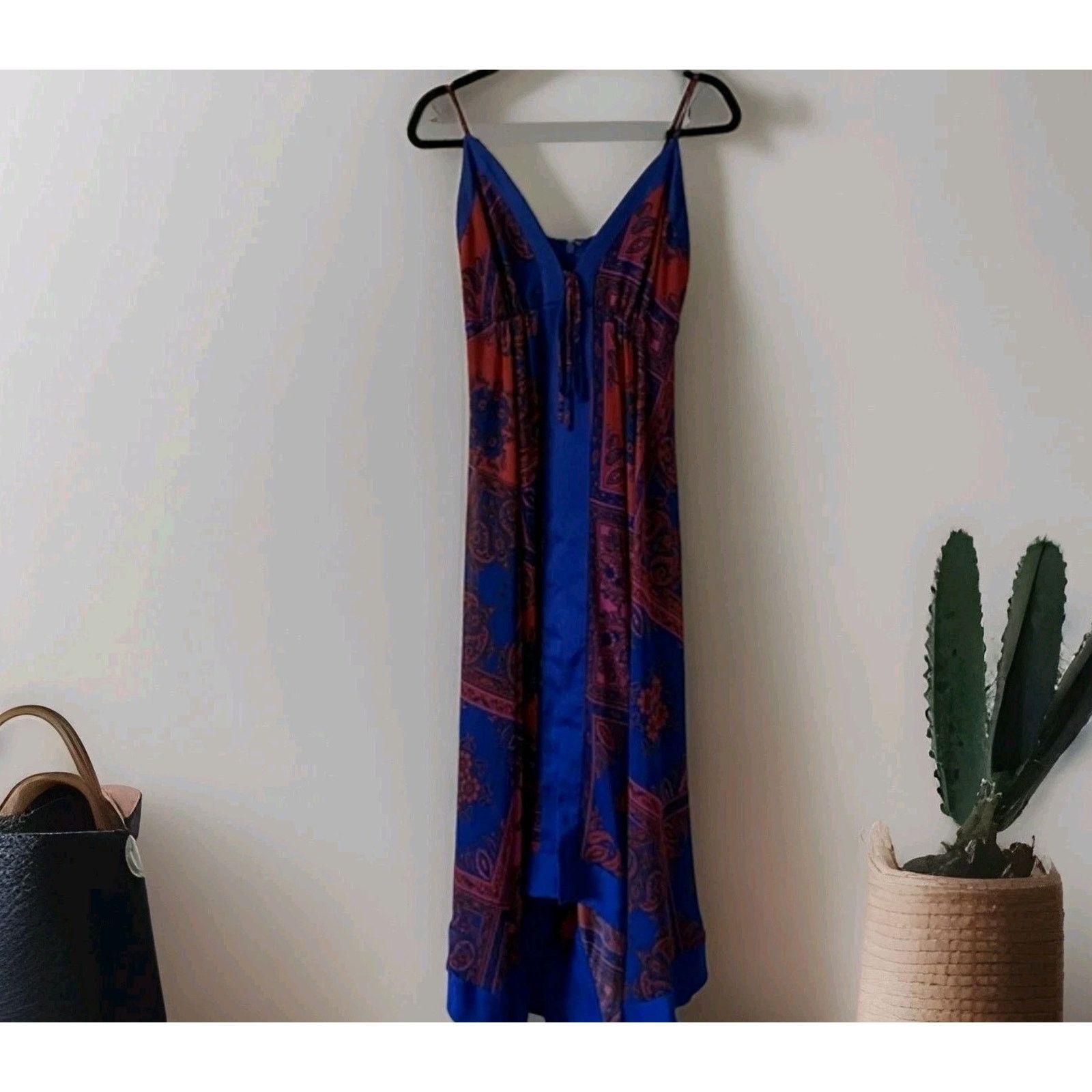 Guess Guess by Marciano Cascara Paisley Maxi dress size XS Size XS / US 0-2 / IT 36-38 - 2 Thumbnail