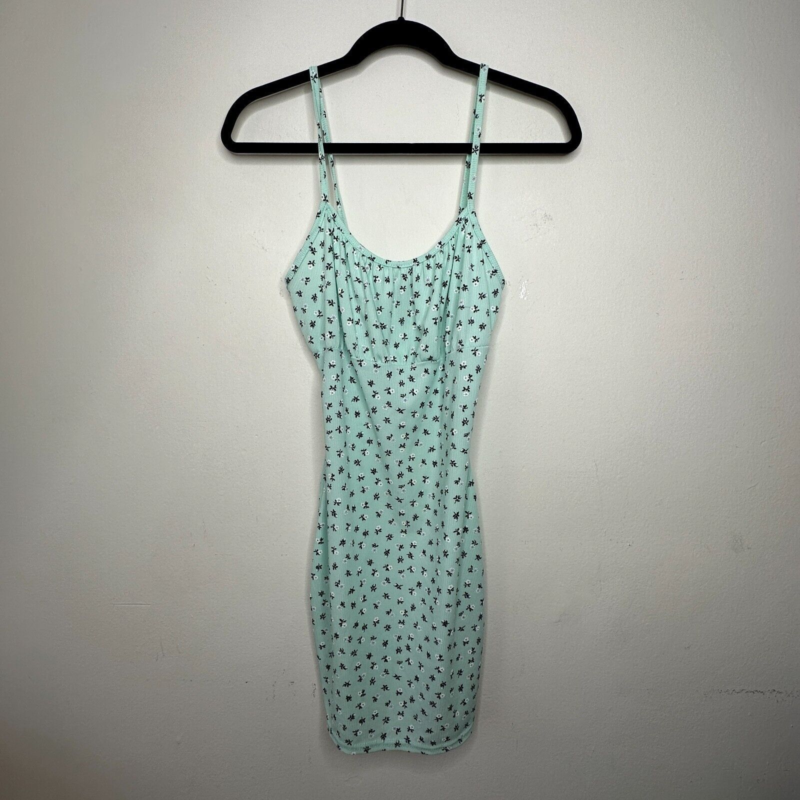 Boohoo boohoo Ditsy Mint Floral Rouched Bust Spaghetti Strap Mini 6 Size M / US 6-8 / IT 42-44 - 1 Thumbnail