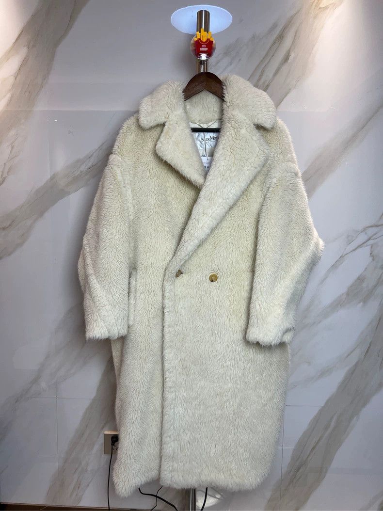 MaxMara White Teddy Fur Coat -dmc
