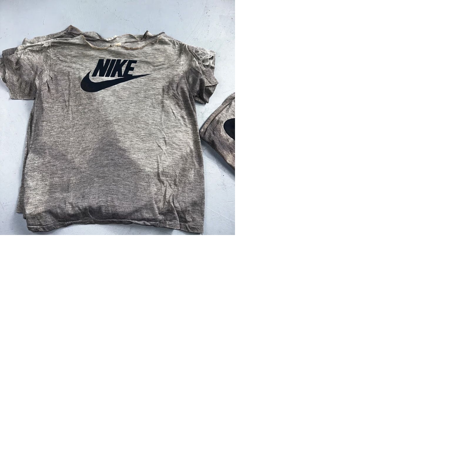 Nike Nike T Shirt Men Gray Short Sleeve Crew Neck VTG 70s 80s 90s Vintage Solid Swoosh Front Printed Size US L / EU 52-54 / 3 - 12 Thumbnail