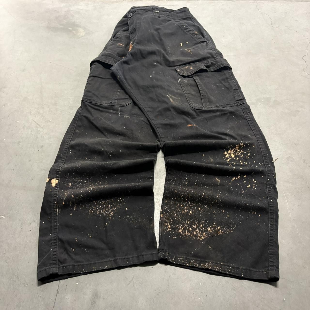 Vintage Crazy Vintage Y2K/2000s Baggy Black Streetwear Workwear Black Cargo Pants! Size US 36 / EU 52 - 1 Thumbnail