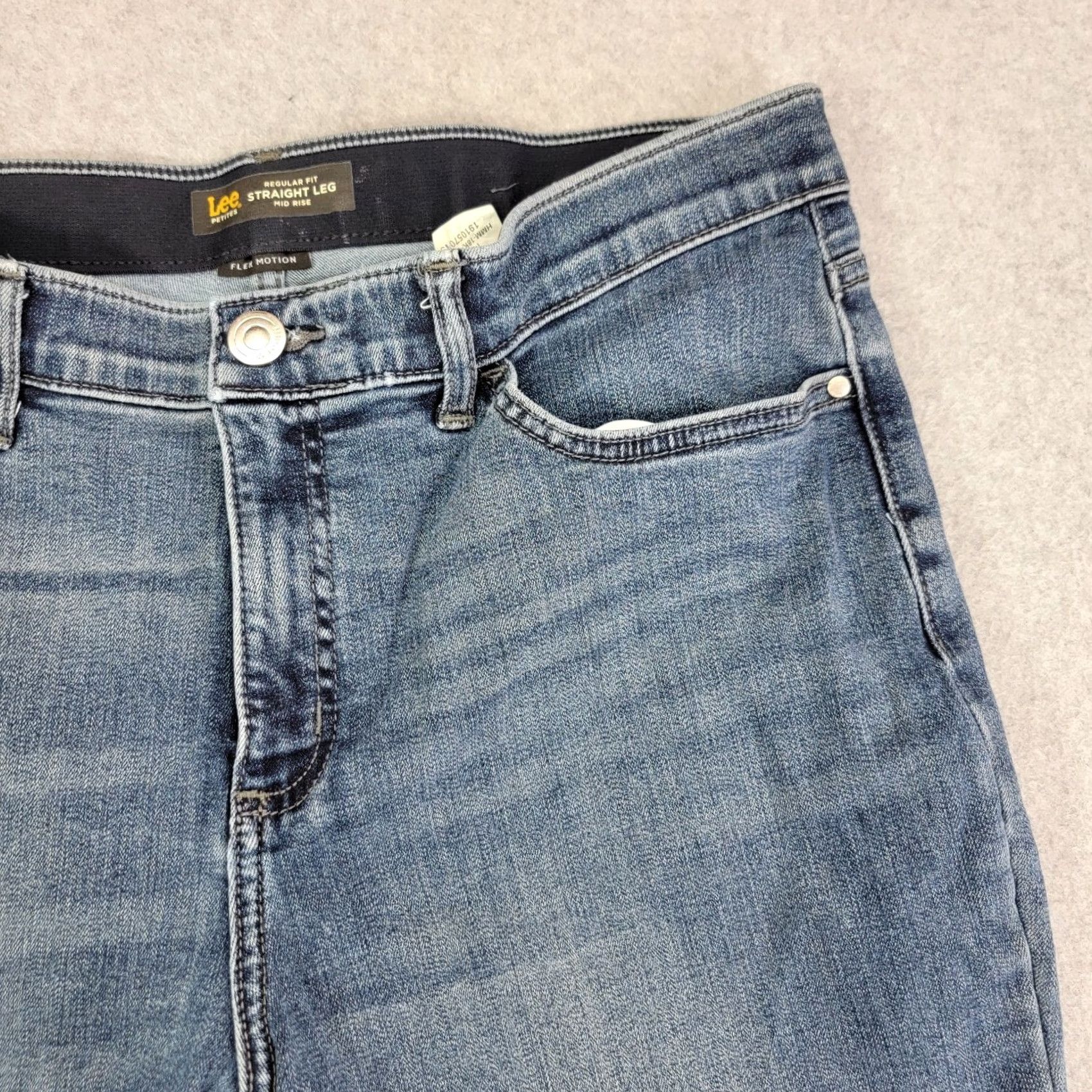Lee Lee Jeans Womens 14P Flex Motion stretch Straight Mid Rise Med Wash Denim Jeans Mens Womens0.13 Size 36" / US 14 / IT 50 - 4 Thumbnail
