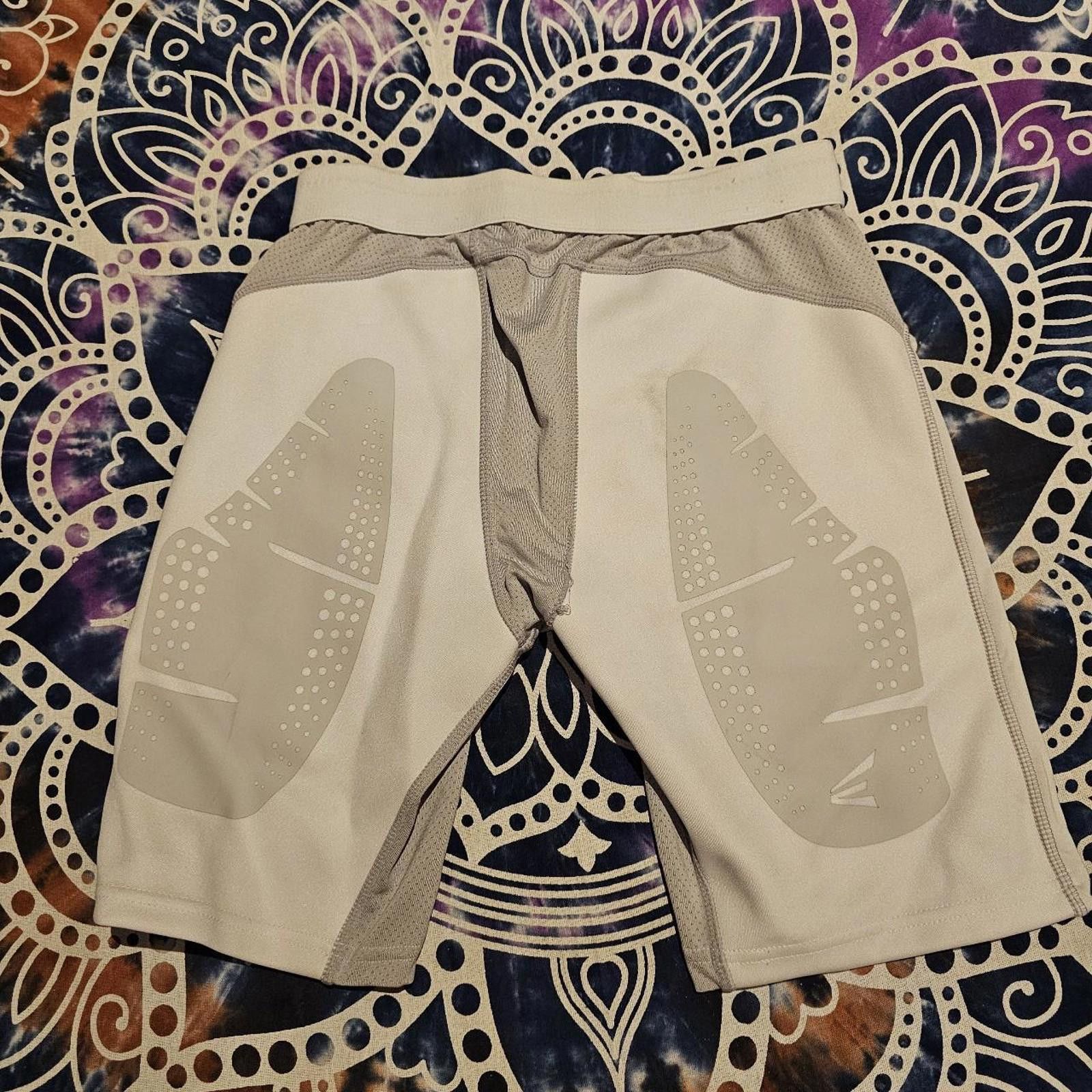 Designer Men's Grey and White Easton Performance Shorts Size US 32 / EU 48 - 6 Thumbnail
