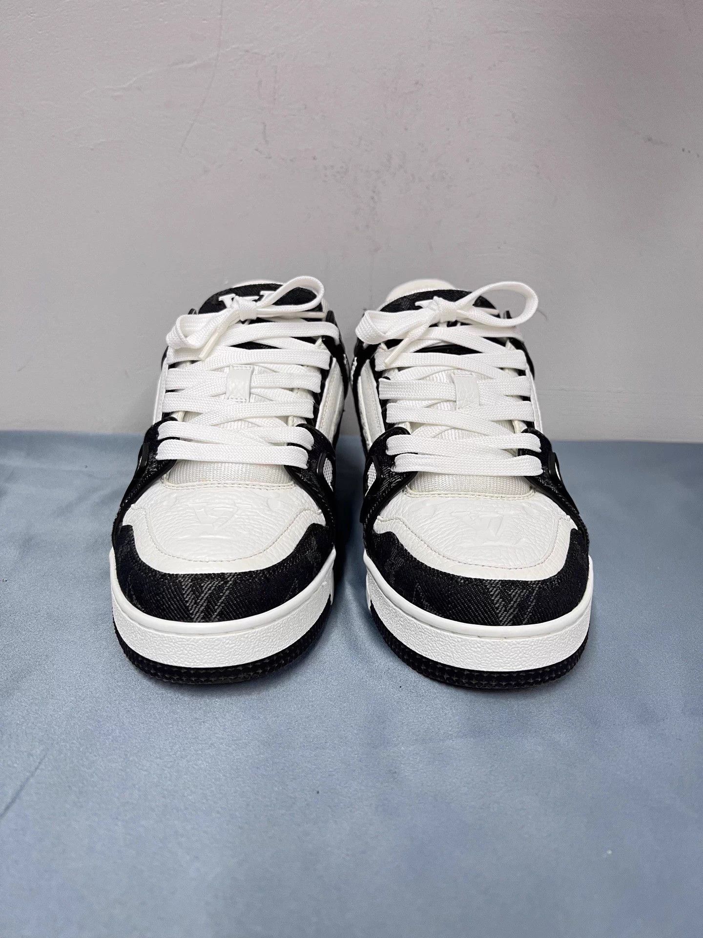 Louis Vuitton LV Black White Denim Panda Trainer 37 Size US 6.5 / IT 36.5 - 2 Thumbnail