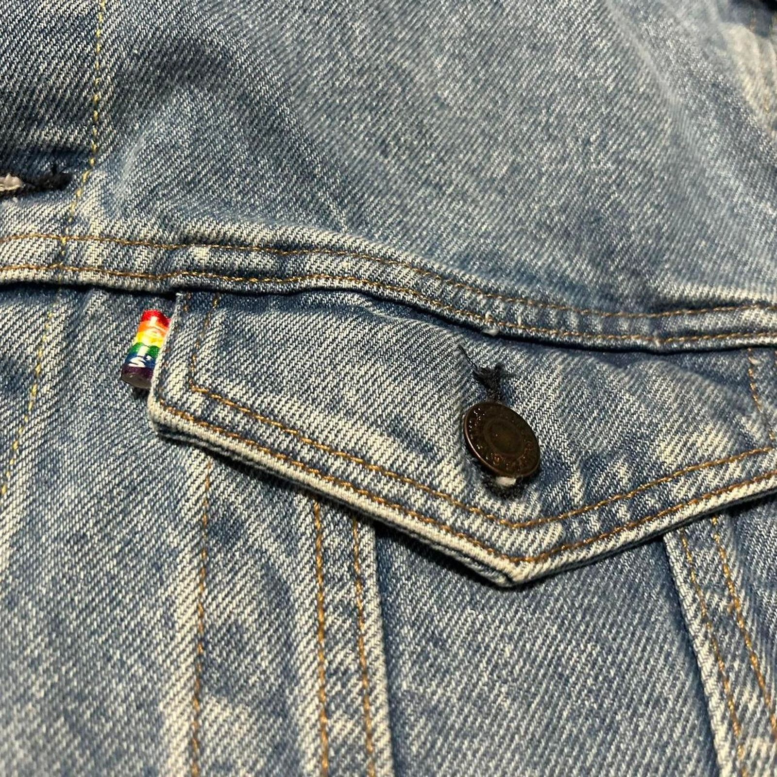 Levi's Levi's Rainbow Gay Pride Denim Trucker Jacket Use Your Voice Size US L / EU 52-54 / 3 - 5 Thumbnail