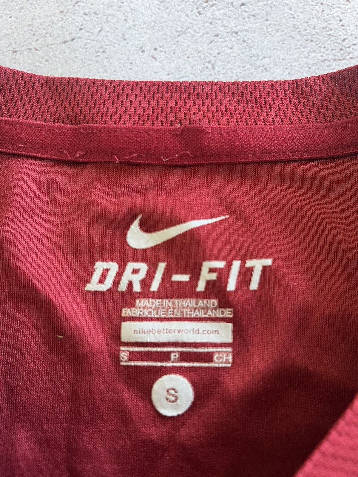 Nike GALATASARAY TURKEY NIKE TRAINING FOOTBALL SHIRT MENS SIZE S Size US S / EU 44-46 / 1 - 7 Thumbnail
