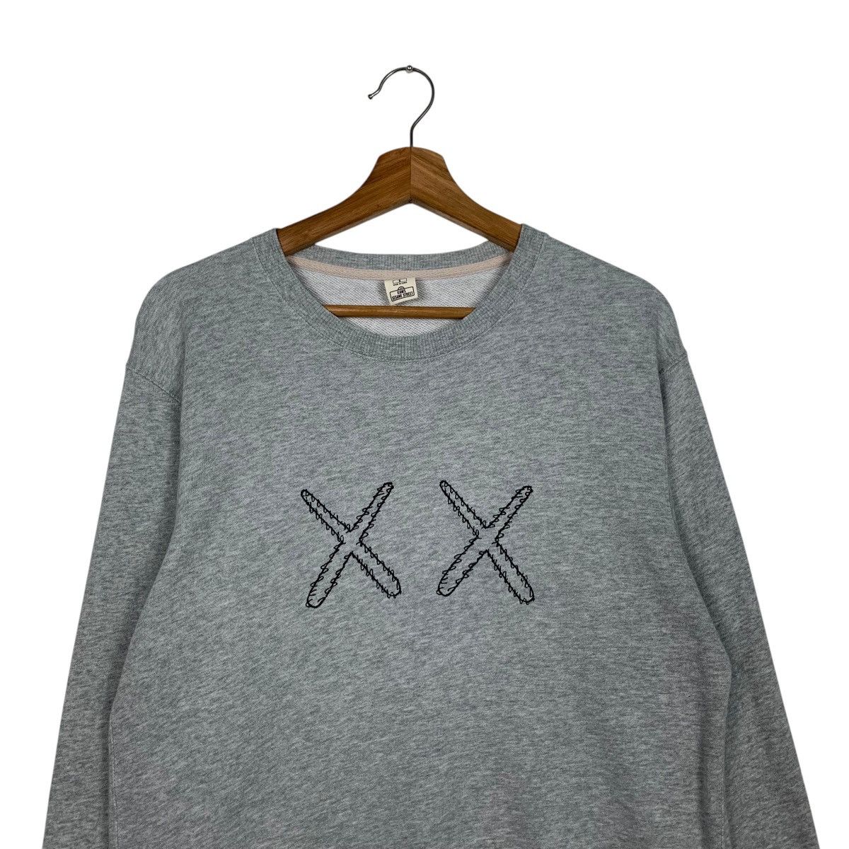 Uniqlo KAWS SESAME STREET Graphics Crewneck Sweatshirt #1978-C86 Size US S / EU 44-46 / 1 - 2 Thumbnail