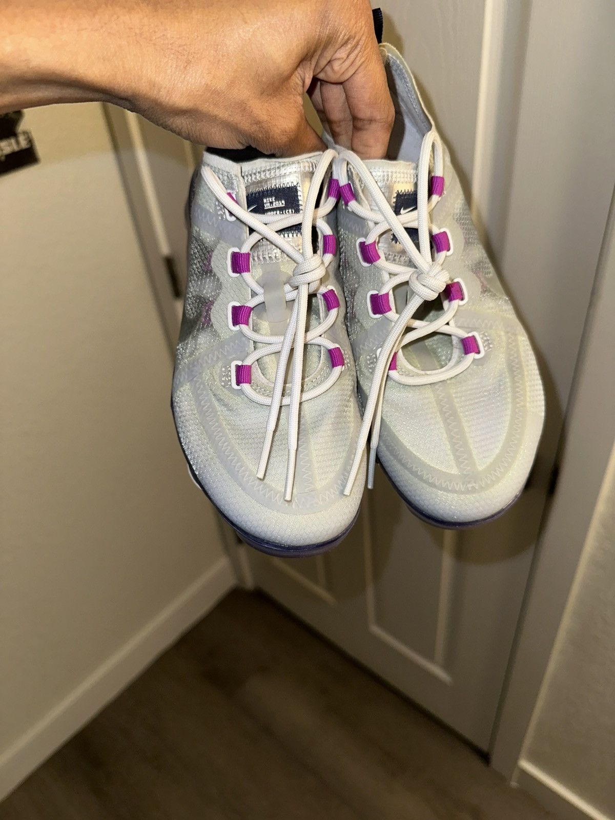 Nike Womens Nike Vapormax Size US 6 / IT 36 - 3 Thumbnail