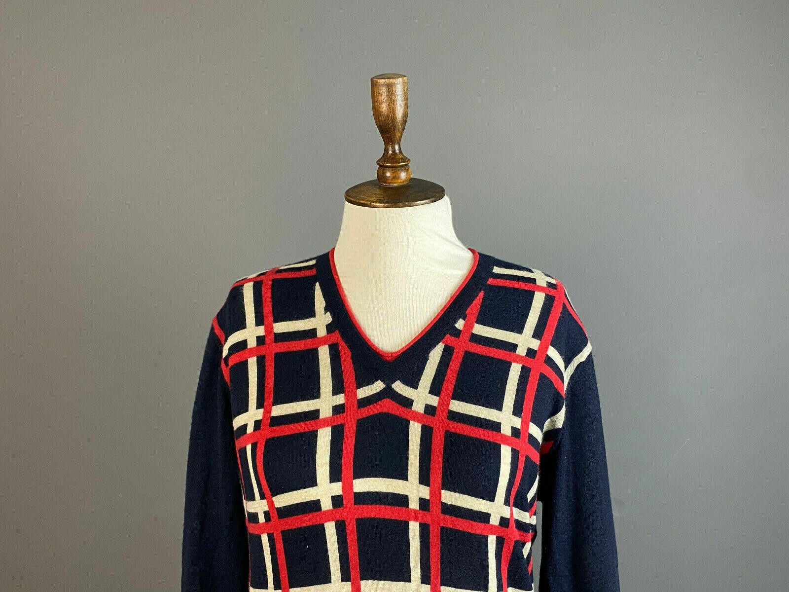 FTC Ladiess FTC V-Neck Black Check 100% Cashmere Sweater Size M / US 6-8 / IT 42-44 - 2 Thumbnail