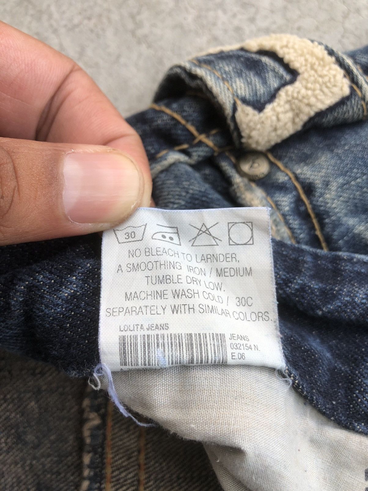 Japanese Brand Rare Yoshitomo Nara Lolita Dog Distressed Jeans Size US 33 - 24 Thumbnail