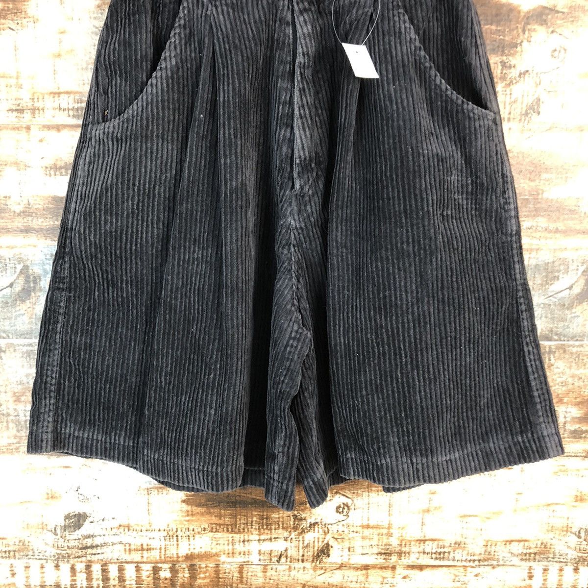 Japanese Brand Japanese Brand Coduroy Black Short Pants #A1405 Size 24" / US 00 / IT 34 - 6 Thumbnail