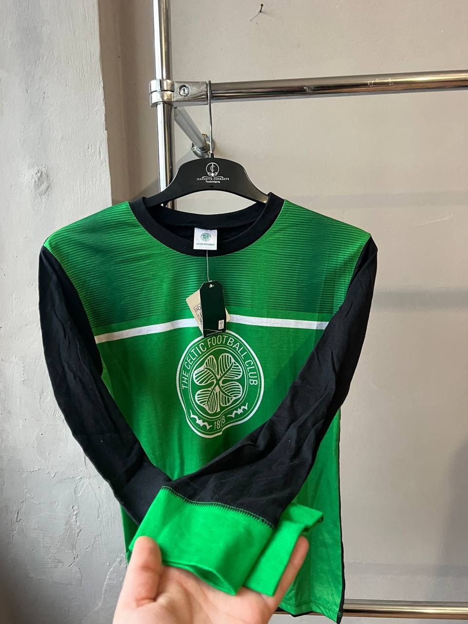 Vintage NEW! CELTIC FC OFFICIAL MERCHANDISE SOCCER LONG SLEEVE SZ S Size US S / EU 44-46 / 1 - 8 Thumbnail