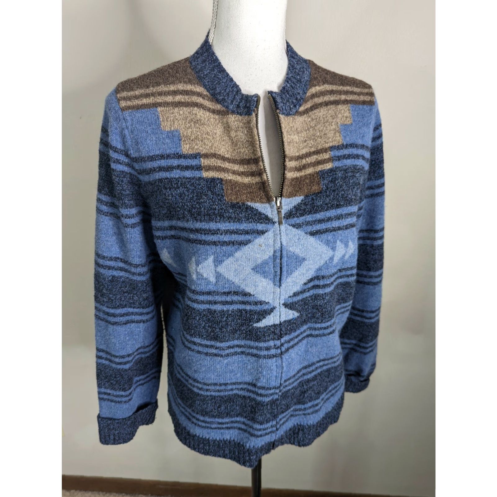 Vintage VINTAGE Woolrich Sweater, 100% Wool, Blue, Aztec/Pullover, M, Womens, 90s, Casual, Heavyweight, Knit, Long Puff Sleeve, Mock Neck, Straight Hem Size M / US 6-8 / IT 42-44 - 2 Thumbnail