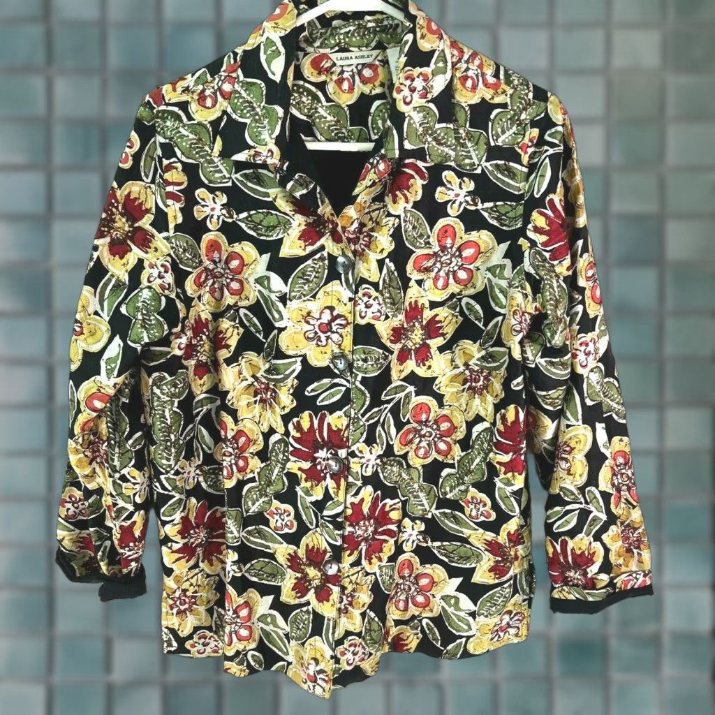 Laura Ashley Laura Ashley Shirt Jacket Woman Multicolor Floral 3/4 Sleeve Button Up Silk Rayon Collared M Size M / US 6-8 / IT 42-44 - 1 Thumbnail