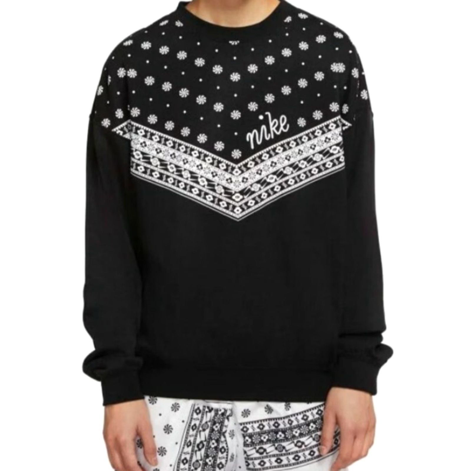 VINTAGE Nike Sweatshirt Crew Neck Sportswear Women’s Heritage Bandana Print Black XL