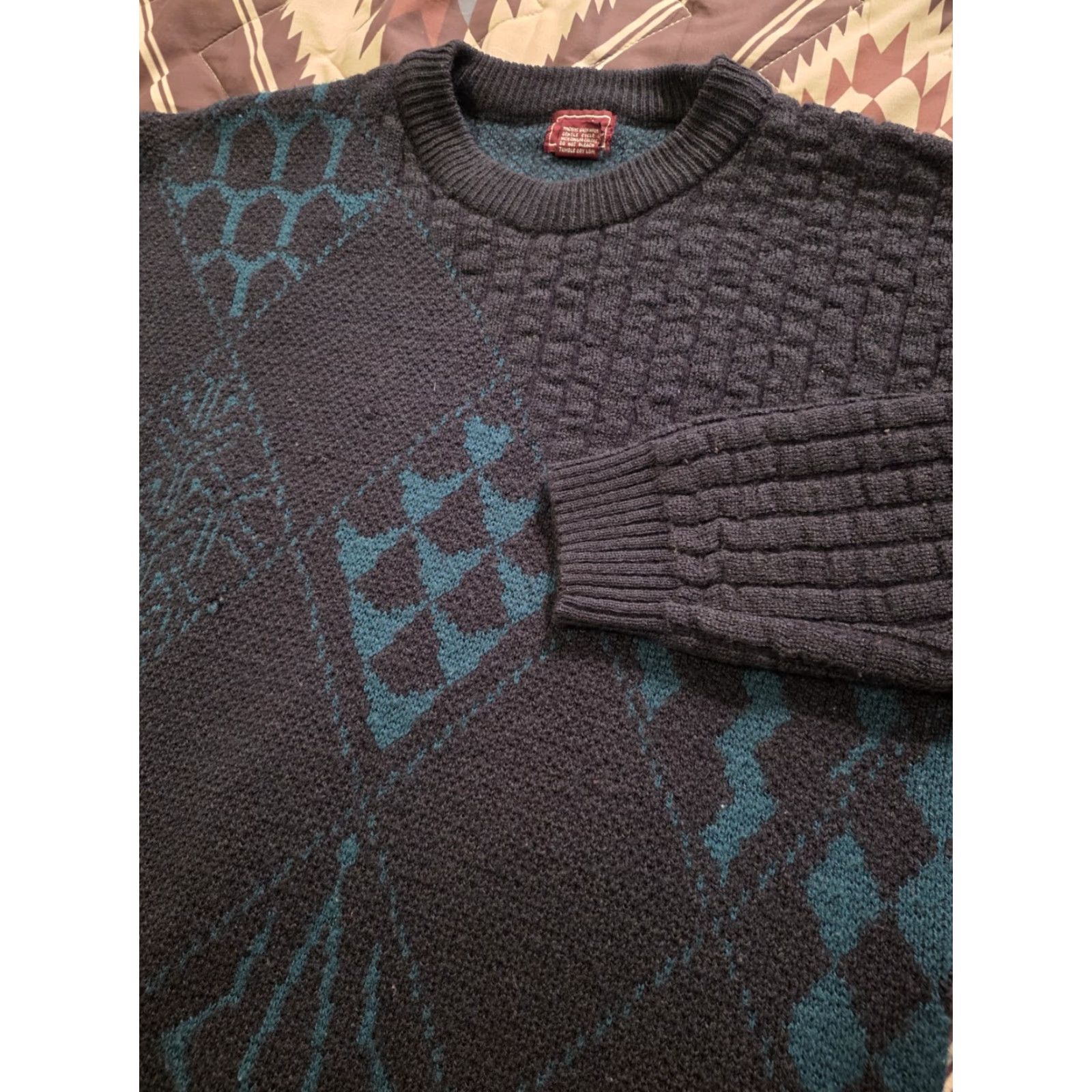 Vintage VINTAGE Cambridge Classics Waffle Knit Crewneck Sweater Medium Mens Blue Wool/Acrylic Geometric 90s Dad Classic Pullover Crew Neck Shoes? Size US M / EU 48-50 / 2 - 3 Thumbnail