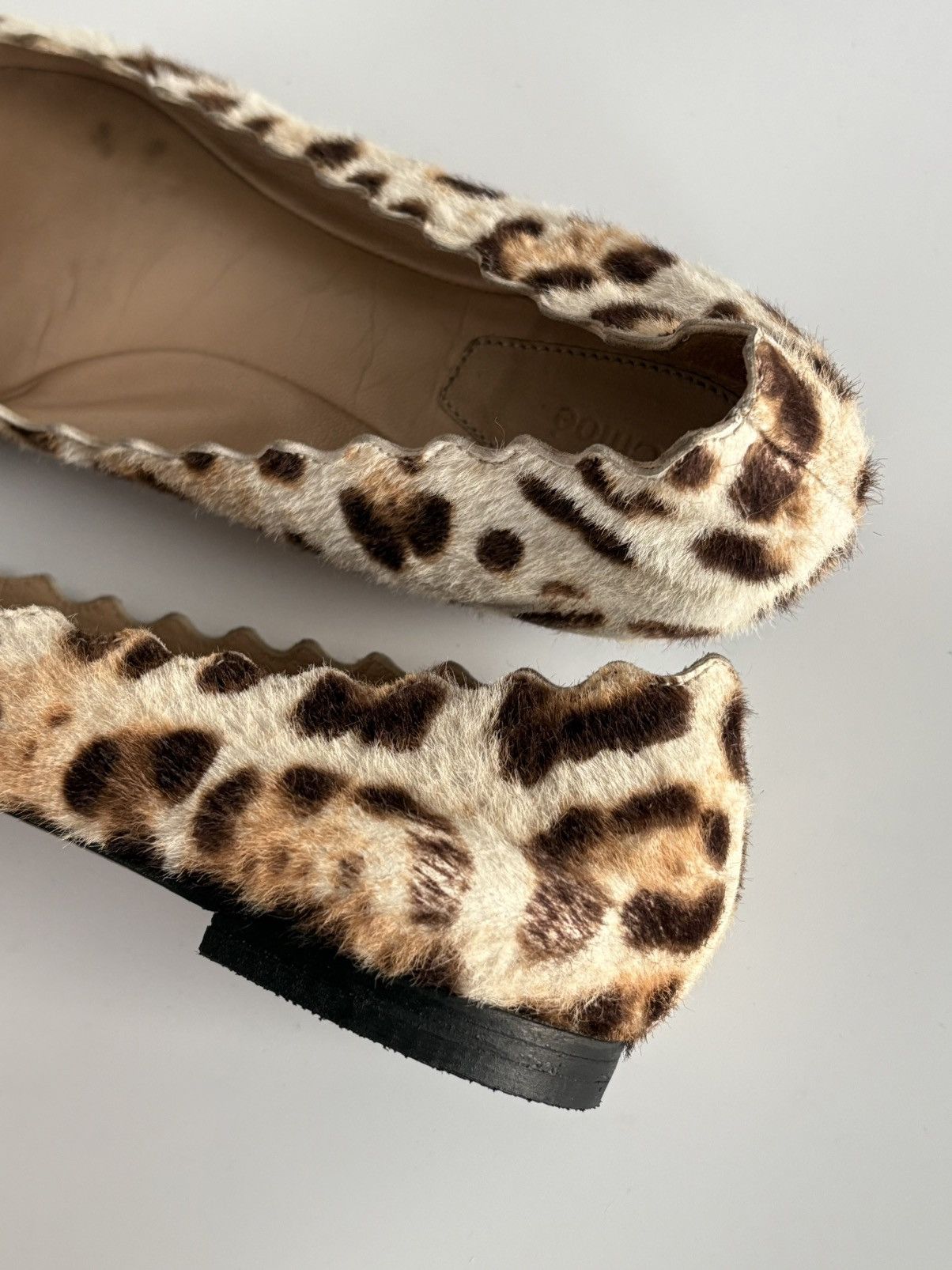 Chloe Chloe Leopard Print Calf Hair Scalloped Ballet Flats 37 US 7 Size US 7 / IT 37 - 9 Thumbnail