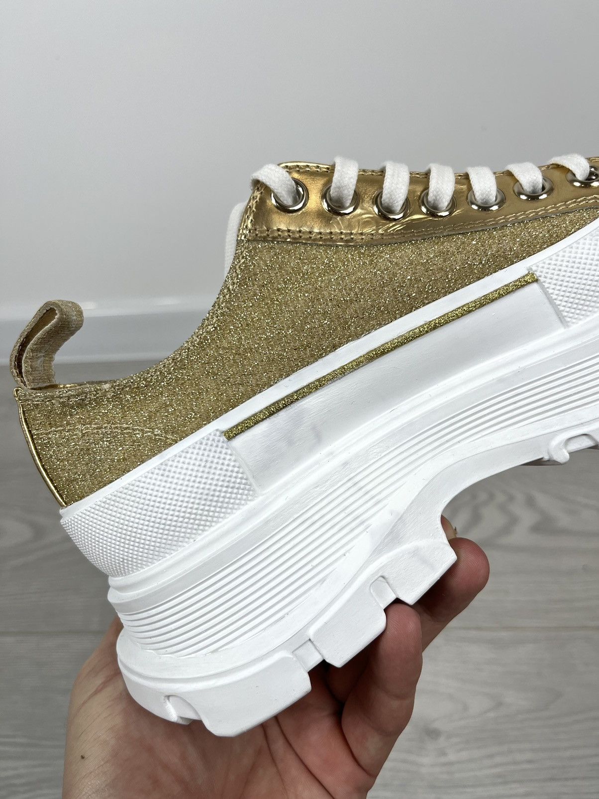 Alexander McQueen Alexander McQueen Gold Glitter Trainers Sneakers Women’s Size US 9.5 / IT 39.5 - 7 Thumbnail